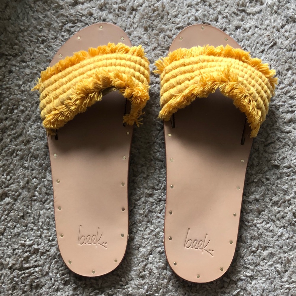 Yellow gold slides